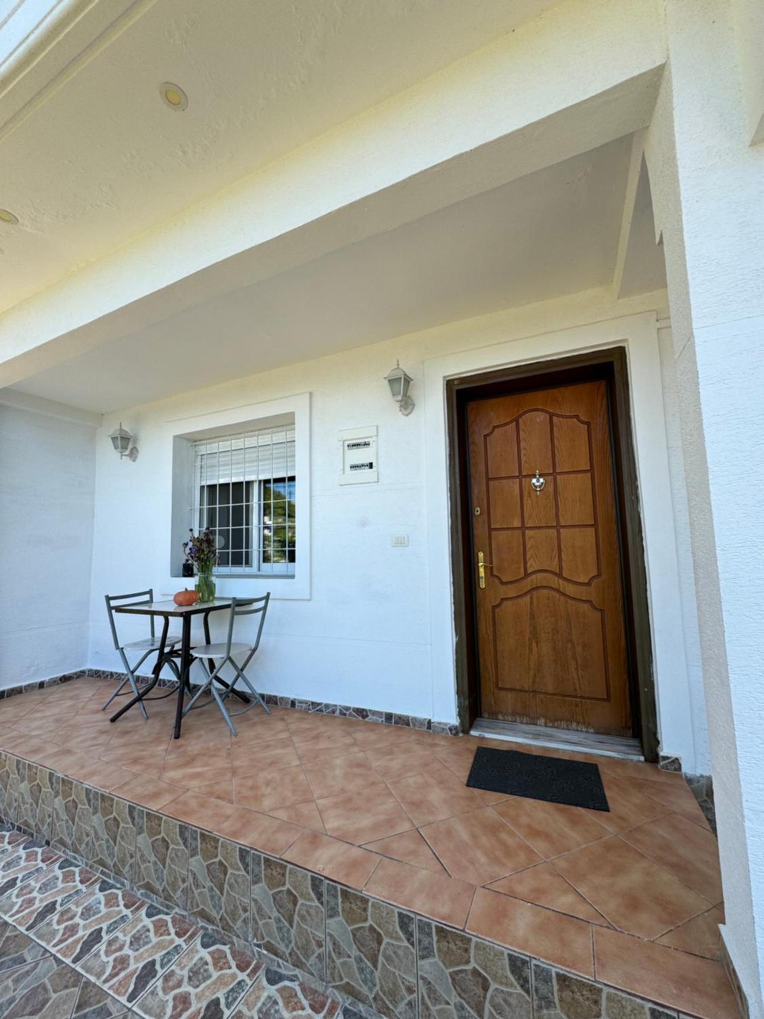Lida'S House Hotel Lukove Exterior photo